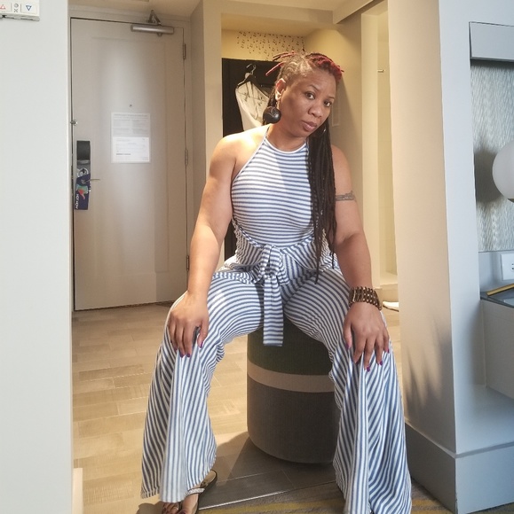 Meet your Posher, Demetria - Picture 2 of 2